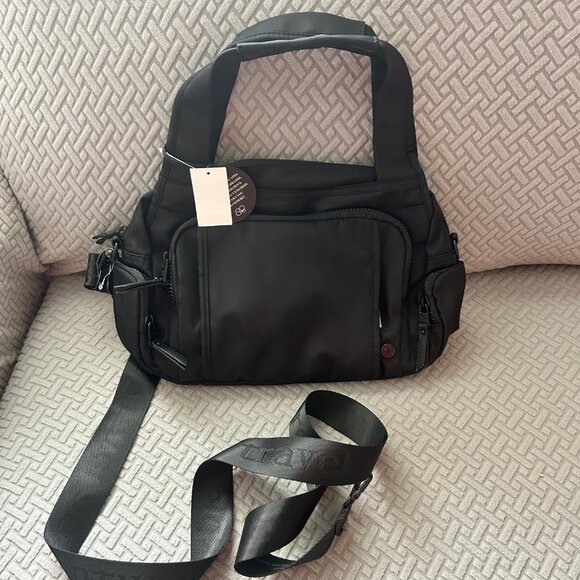 Samantha Brown To Go Travel Hobo Bag with Removable Crossbody Strap BLACK nwt - Picture 2 of 13